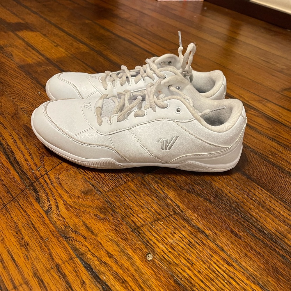 Women’s Varsity White Cheer Shoes C3